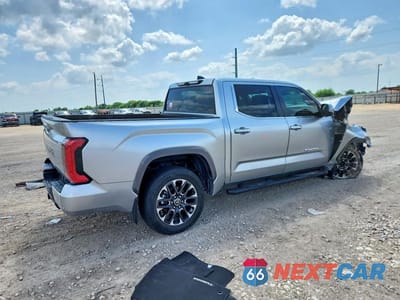 Trzecie zdjęcie samochodu z tyłu: 2024 TOYOTA TUNDRA CREWMAX LIMITED VIN:5TFJA5DB9RX233101 - miniatura