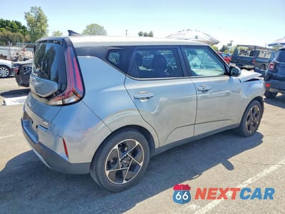 Trzecie zdjęcie samochodu z tyłu: 2023 KIA SOUL EX VIN:KNDJ33AU2P7842192 - miniatura