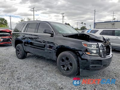 Czwarte zdjęcie samochodu z boku: 2019 CHEVROLET TAHOE C1500 LS VIN:1GNSCAKC2KR345596 - miniatura