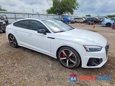 Czwarte zdjęcie samochodu z boku: 2024 AUDI A5 PREMIUM PLUS 45 VIN:WAUFACF55RA038727 - miniatura