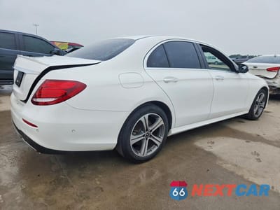 Trzecie zdjęcie samochodu z tyłu: 2017 MERCEDES-BENZ E 300 VIN:WDDZF4JB0HA240769 - miniatura