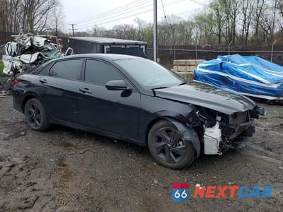 Czwarte zdjęcie samochodu z boku: 2022 HYUNDAI ELANTRA SEL VIN:5NPLM4AG3NH085947 - miniatura