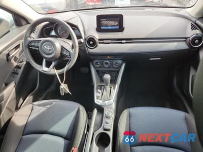 Zdjęcie 8 z 12 samochodu: 2019 TOYOTA YARIS LE VIN:3MYDLBYV2KY513541 - miniatura