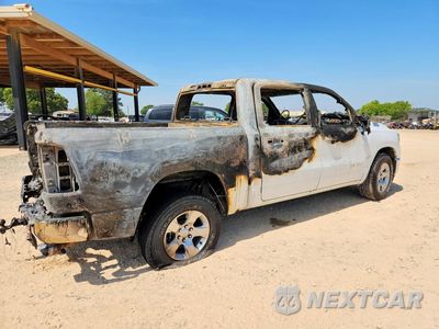Trzecie zdjęcie samochodu z tyłu: 2019 RAM 1500 BIG HORN VIN:1C6RREFTXKN684063 - miniatura