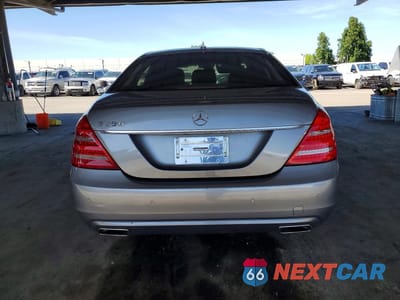 Zdjęcie 6 z 12 samochodu: 2012 MERCEDES-BENZ S 550 VIN:WDDNG7DB7CA436127 - miniatura