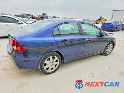 Trzecie zdjęcie samochodu z tyłu: 2008 HONDA CIVIC LX VIN:2HGFA16598H512087 - miniatura
