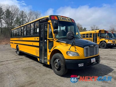 2015 FREIGHTLINER CHASSIS B2B 4UZABRDU7FCGJ8499 - główne zdjęcie licytacji z USA - miniatura