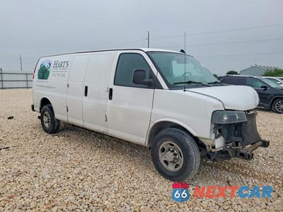 Czwarte zdjęcie samochodu z boku: 2019 CHEVROLET EXPRESS 2500 CARGO DELIVERY VAN VIN:1GCWGBFP8K1152532 - miniatura
