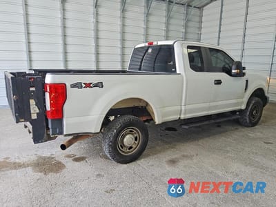 Trzecie zdjęcie samochodu z tyłu: 2017 FORD F250 SUPER DUTY VIN:1FT7X2B69HEC47426 - miniatura