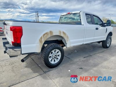 Trzecie zdjęcie samochodu z tyłu: 2017 FORD F250 SUPER DUTY VIN:1FT7X2B69HED31780 - miniatura