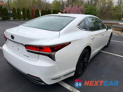 Trzecie zdjęcie samochodu z tyłu: 2021 LEXUS LS 500 BASE VIN:JTHD51FF4M5014687 - miniatura
