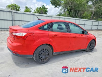 Trzecie zdjęcie samochodu z tyłu: 2012 FORD FOCUS SE VIN:1FAHP3F22CL183564 - miniatura