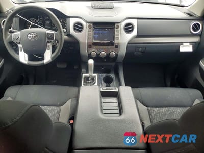 Zdjęcie 8 z 13 samochodu: 2019 TOYOTA TUNDRA CREWMAX SR5 VIN:5TFEY5F19KX247135 - miniatura