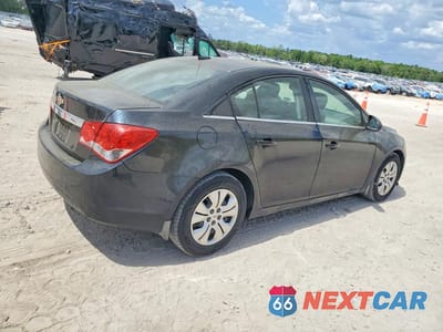 Trzecie zdjęcie samochodu z tyłu: 2012 CHEVROLET CRUZE LS VIN:1G1PC5SH4C7249010 - miniatura