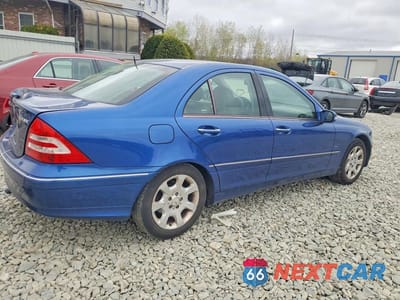 Trzecie zdjęcie samochodu z tyłu: 2005 MERCEDES-BENZ C 240 4MATIC VIN:WDBRF81J75F613067 - miniatura