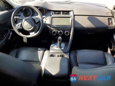 Zdjęcie 8 z 13 samochodu: 2020 JAGUAR E-PACE SE VIN:SADFP2FXXL1014349 - miniatura