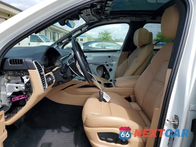 Zdjęcie 7 z 14 samochodu: 2023 PORSCHE CAYENNE BASE VIN:WP1AA2AY4PDA10498 - miniatura