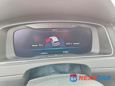 Zdjęcie 9 z 12 samochodu: 2019 VOLKSWAGEN E-GOLF SEL PREMIUM VIN:WVWPR7AU0KW909175 - miniatura