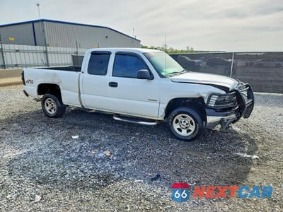 Czwarte zdjęcie samochodu z boku: 2000 CHEVROLET SILVERADO K1500 VIN:1GCEK19V5YE152682 - miniatura