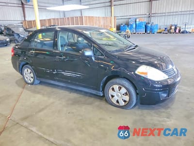 Czwarte zdjęcie samochodu z boku: 2011 NISSAN VERSA 1.6 BASE VIN:3N1CC1AP2BL413603 - miniatura