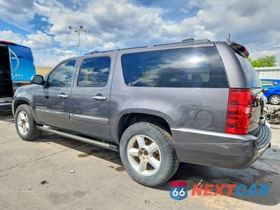 Drugie zdjęcie samochodu z przodu: 2010 CHEVROLET SUBURBAN K1500 LTZ VIN:1GNUKKE39AR147237 - miniatura