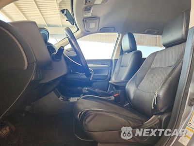 Zdjęcie 7 z 13 samochodu: 2015 MITSUBISHI OUTLANDER SE VIN:JA4AD3A31FZ012045 - miniatura
