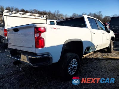 Trzecie zdjęcie samochodu z tyłu: 2022 CHEVROLET SILVERADO K2500 HEAVY DUTY LT VIN:2GC4YNEY3N1201800 - miniatura
