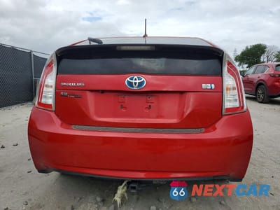 Zdjęcie 6 z 12 samochodu: 2015 TOYOTA PRIUS TWO VIN:JTDKN3DU1F1915533 - miniatura