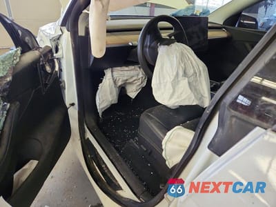 Zdjęcie 8 z 11 samochodu: 2020 TESLA MODEL Y VIN:5YJYGDEE3LF017097 - miniatura