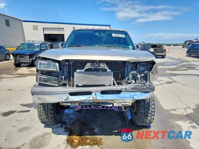 Piąte zdjęcie samochodu w środku: 2005 CHEVROLET SILVERADO K1500 VIN:1GCEK19V95Z104784 - miniatura