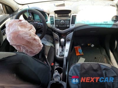 Zdjęcie 8 z 12 samochodu: 2014 CHEVROLET CRUZE LS VIN:1G1PA5SH8E7149100 - miniatura
