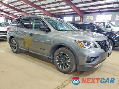 Czwarte zdjęcie samochodu z boku: 2020 NISSAN PATHFINDER SV VIN:5N1DR2BM3LC608581 - miniatura