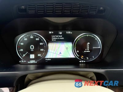 Zdjęcie 8 z 13 samochodu: 2016 VOLVO XC90 T6 VIN:YV4A22PK9G1052410 - miniatura