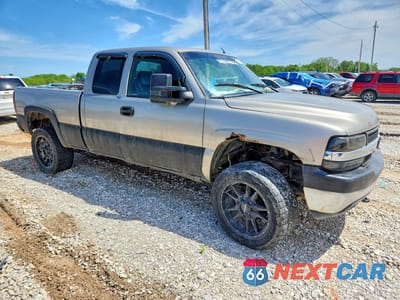 Czwarte zdjęcie samochodu z boku: 2002 CHEVROLET SILVERADO K2500 HEAVY DUTY VIN:1GCHK29U62E223518 - miniatura