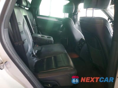 Zdjęcie 11 z 13 samochodu: 2017 VOLKSWAGEN TOUAREG WOLFSBURG VIN:WVGRF7BP1HD000355 - miniatura