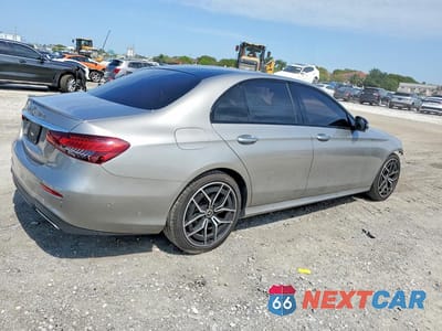 Trzecie zdjęcie samochodu z tyłu: 2021 MERCEDES-BENZ E 350 VIN:W1KZF8DB9MA910672 - miniatura