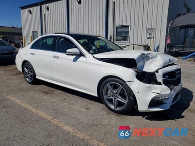 Czwarte zdjęcie samochodu z boku: 2019 MERCEDES-BENZ E 300 VIN:WDDZF4JB6KA563909 - miniatura