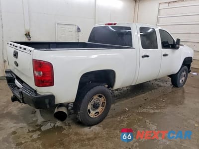 Trzecie zdjęcie samochodu z tyłu: 2013 CHEVROLET SILVERADO K2500 HEAVY DUTY VIN:1GC1KVC8XDF215708 - miniatura