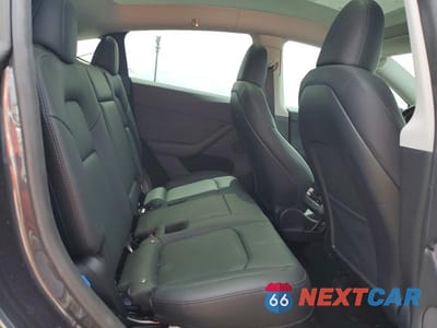 Zdjęcie 10 z 13 samochodu: 2024 TESLA MODEL Y VIN:7SAYGDEE5RA253856 - miniatura