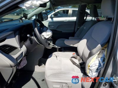 Zdjęcie 7 z 13 samochodu: 2020 TOYOTA SIENNA LE VIN:5TDKZ3DCXLS076024 - miniatura
