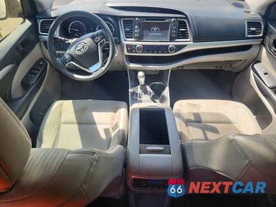 Zdjęcie 8 z 13 samochodu: 2016 TOYOTA HIGHLANDER LE PLUS VIN:5TDZKRFH5GS162135 - miniatura
