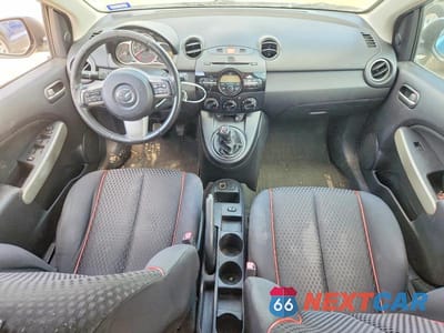 Zdjęcie 8 z 12 samochodu: 2011 MAZDA MAZDA2 VIN:JM1DE1HY0B0109967 - miniatura