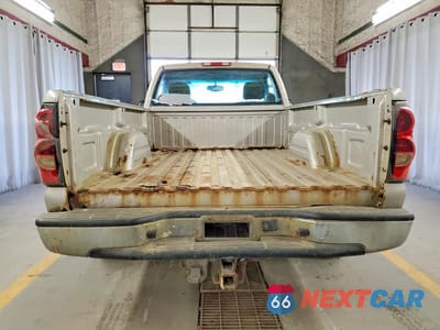 Zdjęcie 6 z 12 samochodu: 2005 CHEVROLET SILVERADO C1500 VIN:1GCEC14TX5Z318377 - miniatura