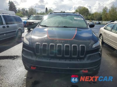Piąte zdjęcie samochodu w środku: 2015 JEEP CHEROKEE TRAILHAWK VIN:1C4PJMBS1FW676531 - miniatura