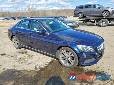 Czwarte zdjęcie samochodu z boku: 2015 MERCEDES-BENZ C 300 4MATIC VIN:55SWF4KB4FU050925 - miniatura