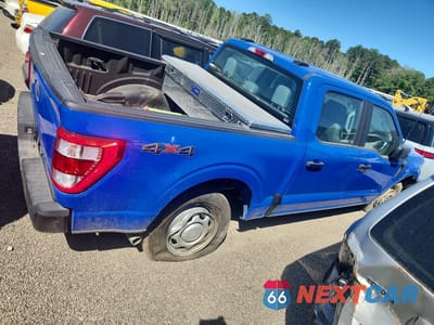 Trzecie zdjęcie samochodu z tyłu: 2023 FORD F150 SUPERCREW VIN:1FTFW1E54PKE09068 - miniatura
