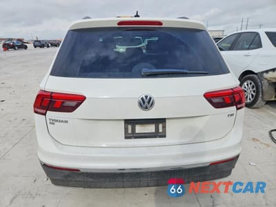 Zdjęcie 6 z 12 samochodu: 2018 VOLKSWAGEN TIGUAN SE VIN:3VV3B7AX9JM007038 - miniatura