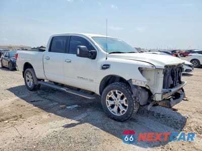Czwarte zdjęcie samochodu z boku: 2018 NISSAN TITAN XD SV VIN:1N6AA1F42JN512720 - miniatura