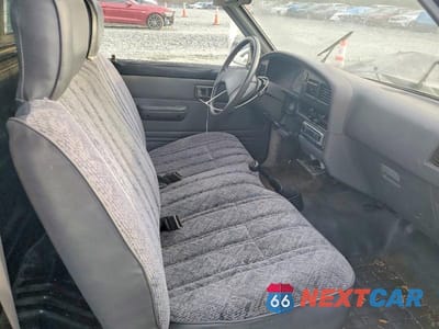 Zdjęcie 10 z 12 samochodu: 1989 TOYOTA PICKUP BASE VIN:JT4RN81R8K0035442 - miniatura