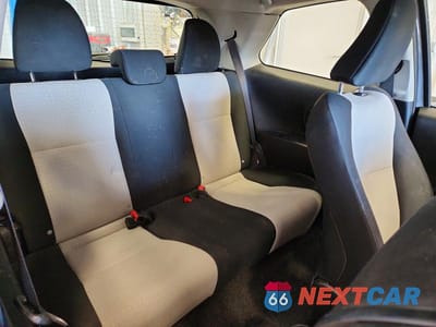 Zdjęcie 11 z 13 samochodu: 2013 TOYOTA YARIS 3-DOOR L VIN:JTDJTUD3XDD573252 - miniatura